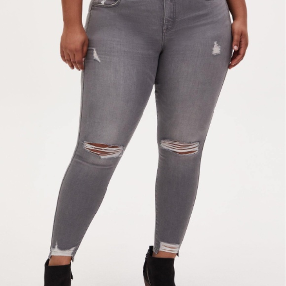 Torrid Bombshell Skinny Womens 22R Grey Super Soft High-Rise Destructed Jeans - Picture 3 of 12